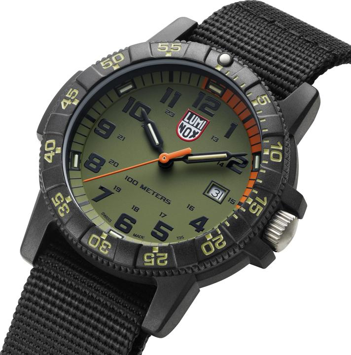 Produktbild Luminox Leatherback Sea Turtle Giant 0320 Series (Analoguhr, Swiss Made, 44 mm)