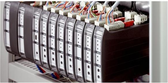 Image du produit Geze MBZ 300 N72 Centrale de contrôle d'urgence, batterie incluse (1 pcs)