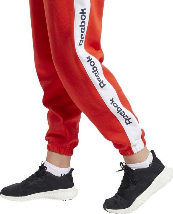 Actual product image No Name Spodnie damskie Reebok Te Linear Logo Fl P czerwone FT0905 (M)