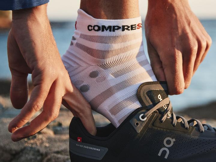 Actual product image Compressport Pro Racing Socks v4.0 Ultralight Run Low (35 - 38)