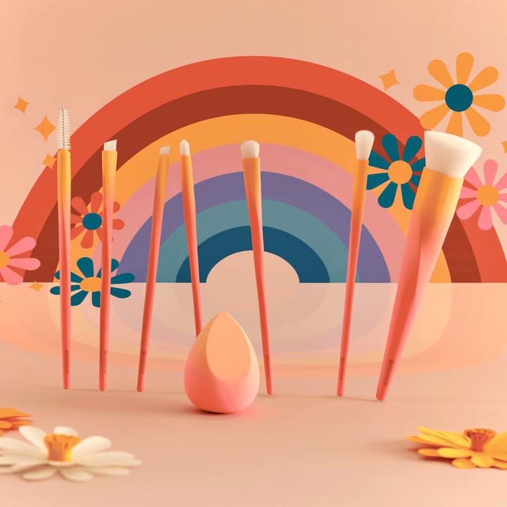 Actual product image essence BRUSH IT LIKE IT'S ART make up & baking sponge