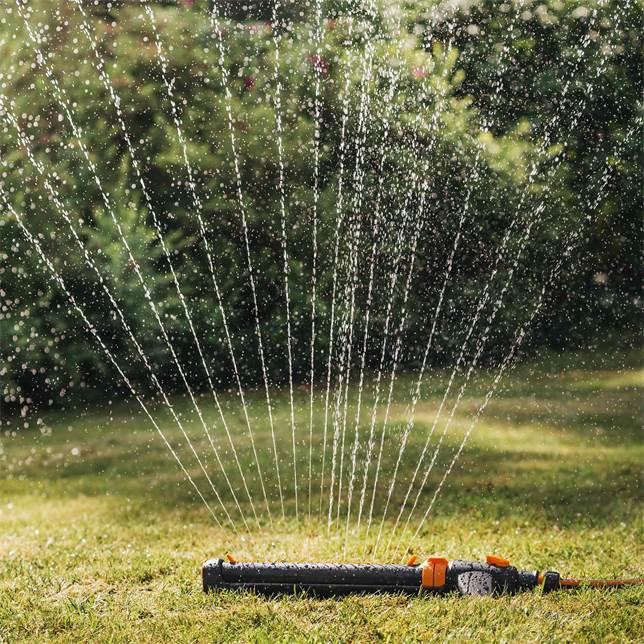 Actual product image Fiskars Oscillating sprinkler On/Off (Sprinkler system)