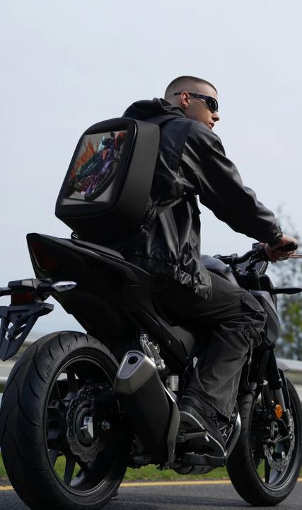 Actual product image Carbon Tech Cyber AI Rucksack mit integriertem LED-Display