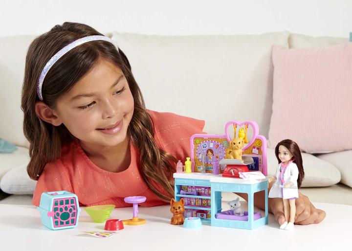 Immagine prodotto Barbie Chelsea Can be: Chelsea Tierklinik Spielset mit Tierchen & Zubehör