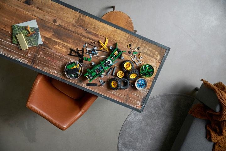Produktbild LEGO John Deere 948L-II Skidder (42157, LEGO Technic)