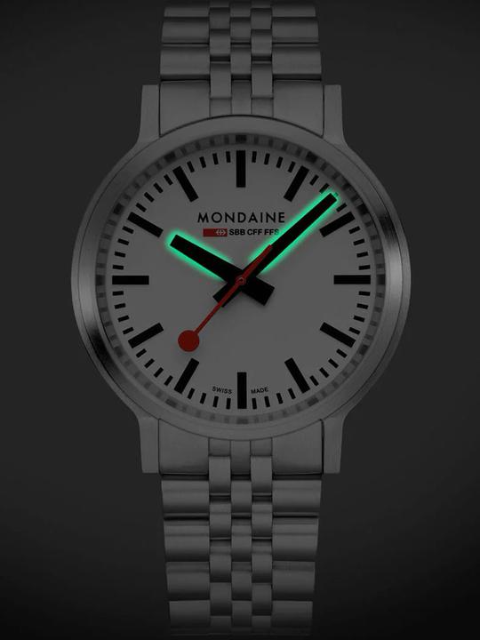 Actual product image Mondaine MST.4101B.SJ Stop2go Horloge - Station clock - Saffier glass - Staal - Zilver - 41 mm breed - (Swiss made, 41 mm)