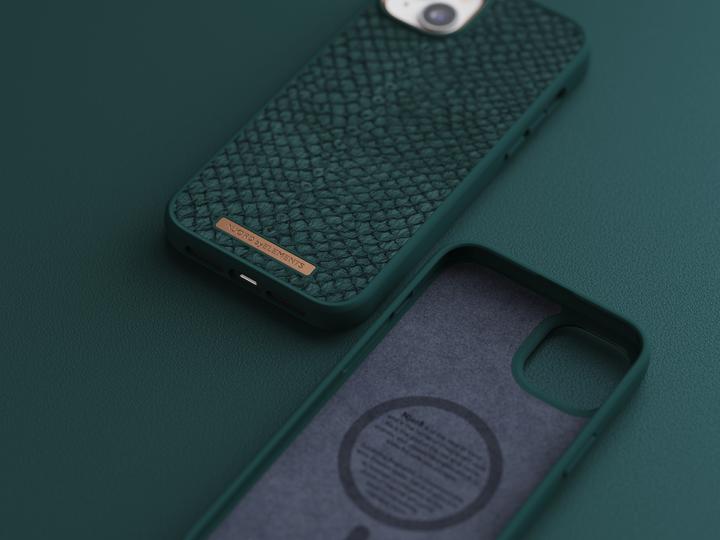 Actual product image Njord Hard Cover Salm.Leather Magsafe Case green (Apple iPhone 14 Plus)