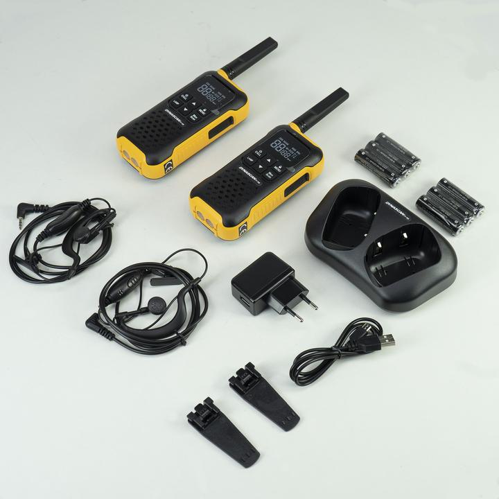 Actual product image Dynascan PMR PNI F-15 portable radio, 446 MHz, 0.5 W, 16 CH, waterproof IP67, set of 2 pieces (3 km)