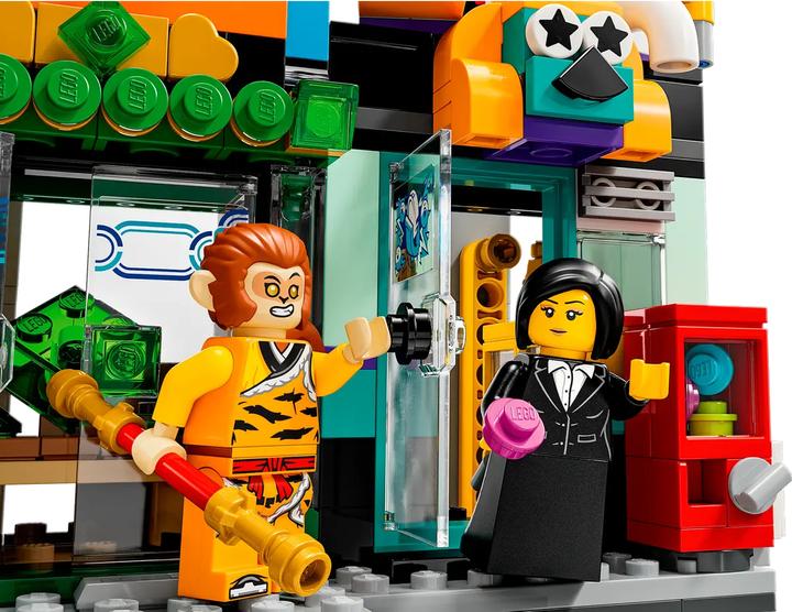 Actual product image LEGO 80054 5th anniversary of Megapolis City (80054, LEGO Monkie Kid)