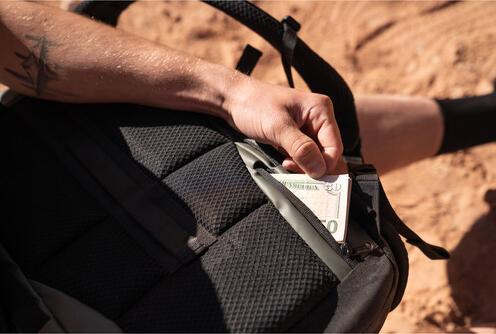 Actual product image Wandrd STRATUS Photo 18 Uyuni Purple (Photo backpack, 18 l)