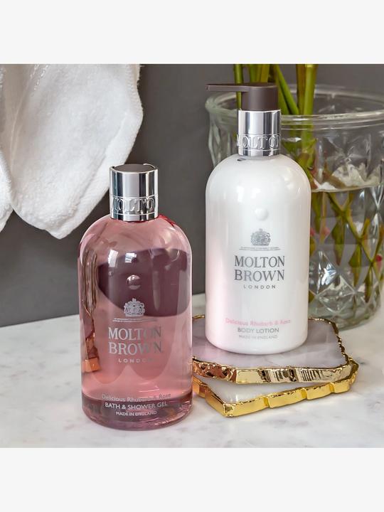 Actual product image Molton Brown Vetiver & Grapefruit Bath & Shower Gel Delicious Rhubarb & Rose (300 ml)