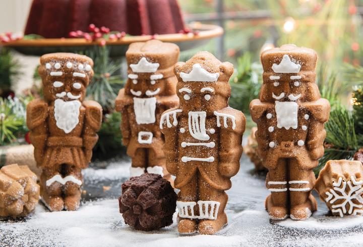 Actual product image Nordic Ware Baking tin Nutcracker Sweets Cakelet