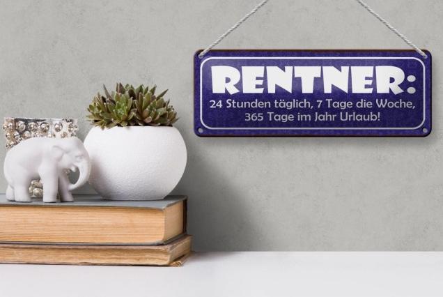 Produktbild Femer Blechschild 27x10cm RENTNER 24 Stunden, 7 Tage die Woche (27 x 10 cm)
