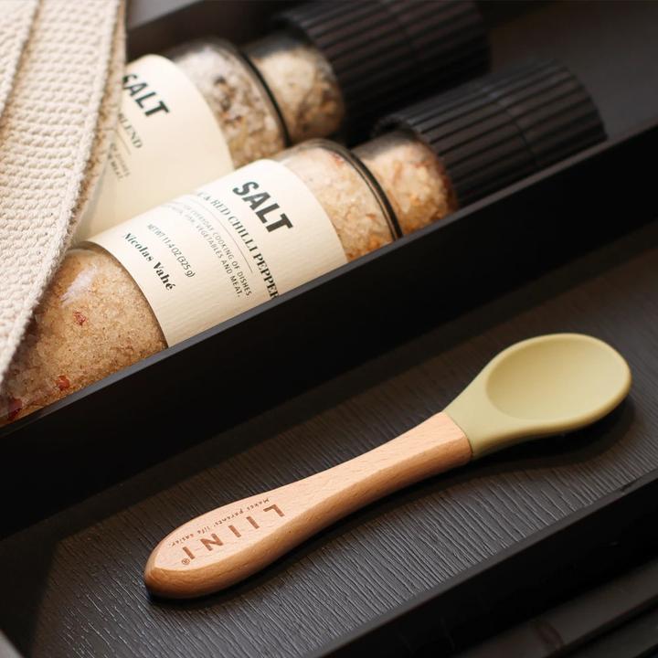 Actual product image Liini Porridge spoon olive