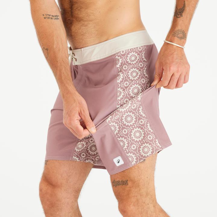 Actual product image Olaian Boardshorts Surfen Herren lang 500 Arch Esawira 19" rosa/taupe (48)