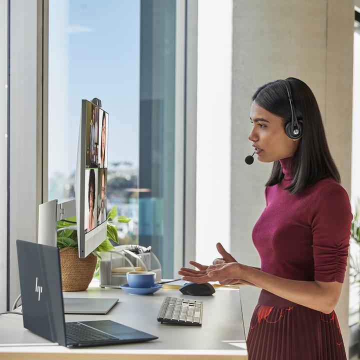 Image du produit HP EliteOne 870 G9 All-in-One Touchscreen PC, 68,6 cm (27"), Quad HD, Intel® Core™ i5, 16 GB, D (Intel Core i5-14500, 16 Go, 512 Go)