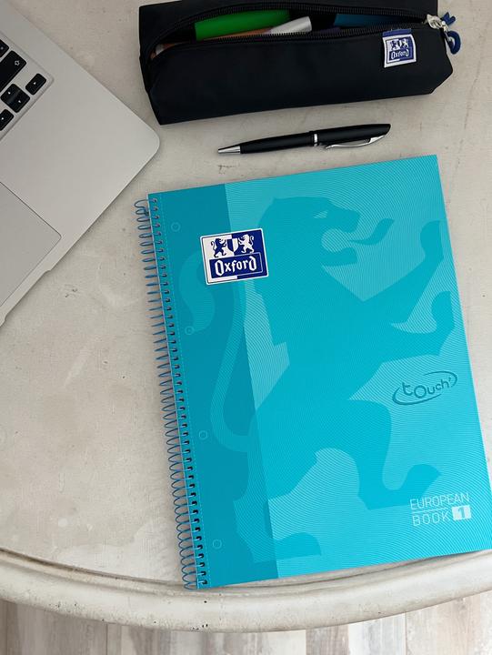 Produktbild Oxford European Book (A4+, Kariert, Harter Einband)