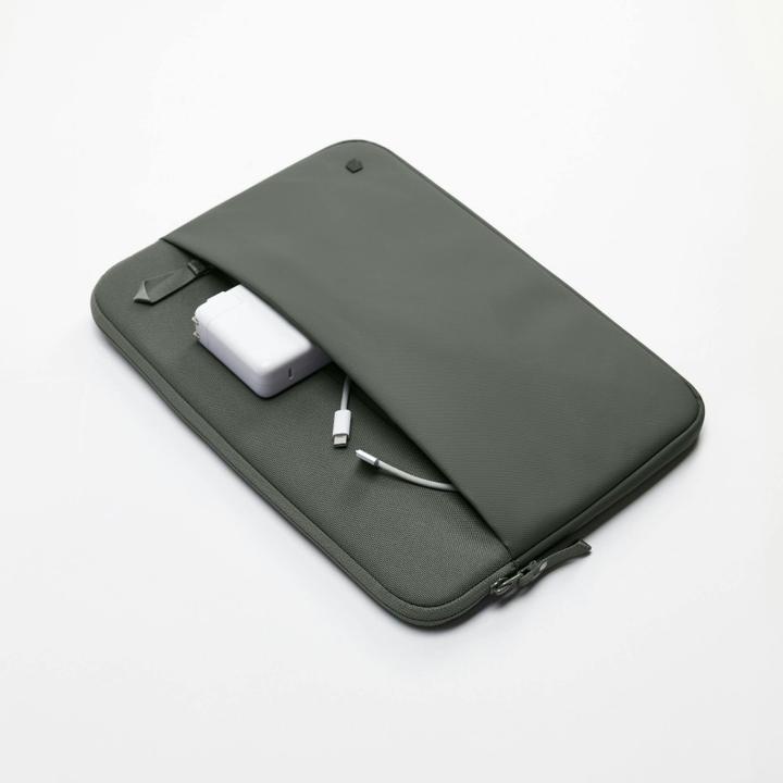 Actual product image Incase A.R.C. Sleeve for 14-inch Laptop - Smoked Ivy (14", Universal)