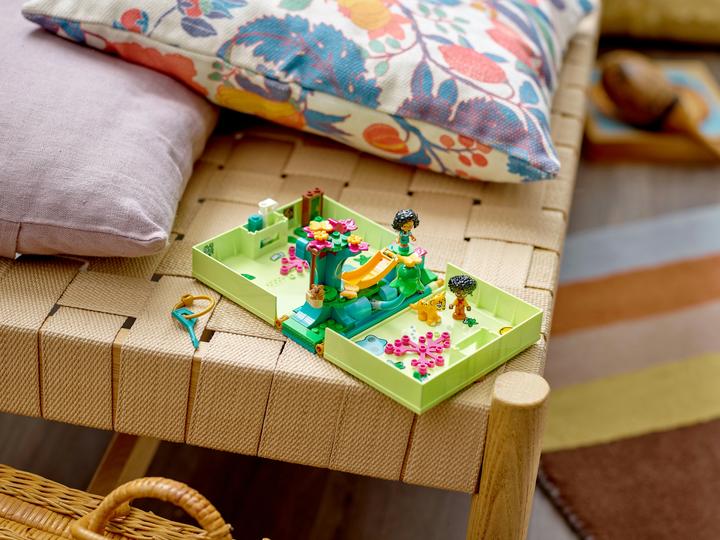 Actual product image LEGO Antonio's magic door (43200, LEGO Disney)