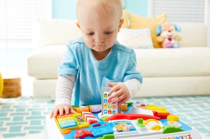 Image du produit Fisher-Price Table d'apprentissage Laugh & Learn Puppy's Around the Town (en anglais)