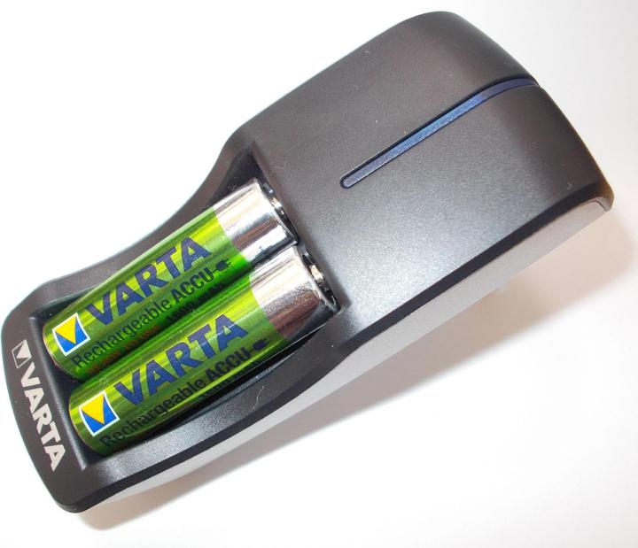 Actual product image Varta mini charger (2 pcs., AAA, 800 mAh, Battery + charger)
