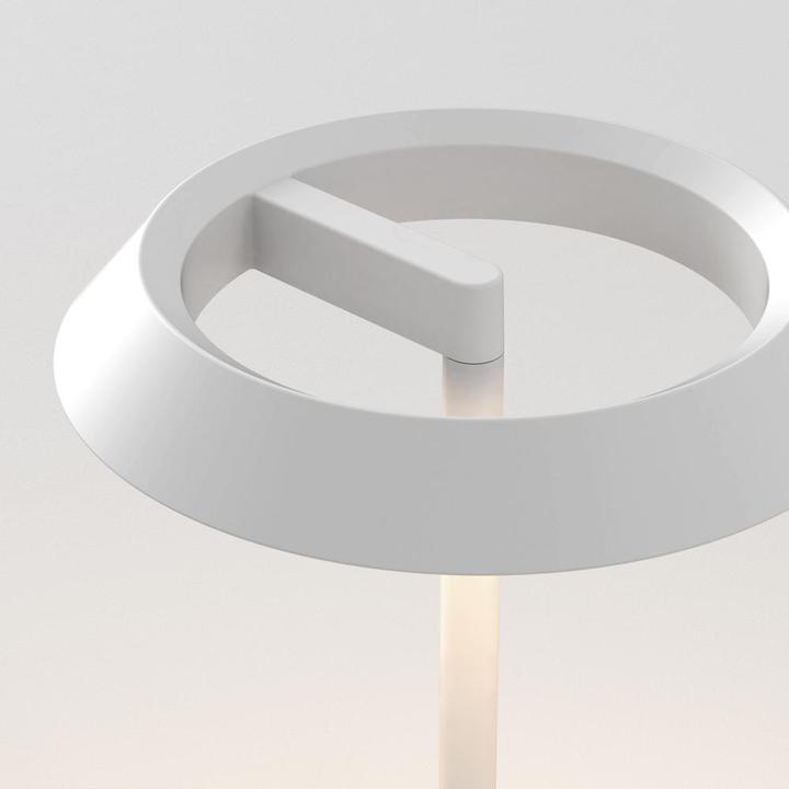 Actual product image Astro Halo (214 lm)