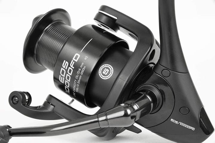 Produktbild Fox EOS 10000 FD Karpfenrolle (10000)