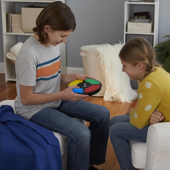 Image du produit Hasbro Gaming Jeu de famille Simon (Anglais)
