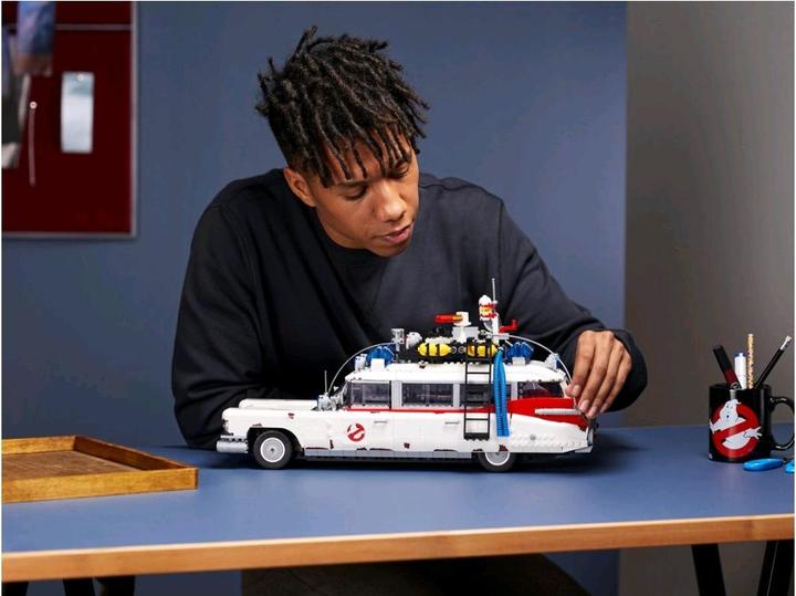 Actual product image LEGO Ghostbusters ECTO-1 (10274, LEGO Icons, LEGO Rare Sets)