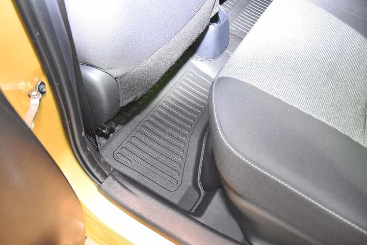Produktbild Aristar Allwetter Fussmatten für Toyota Yaris Hybrid ab 2011 bis 2020