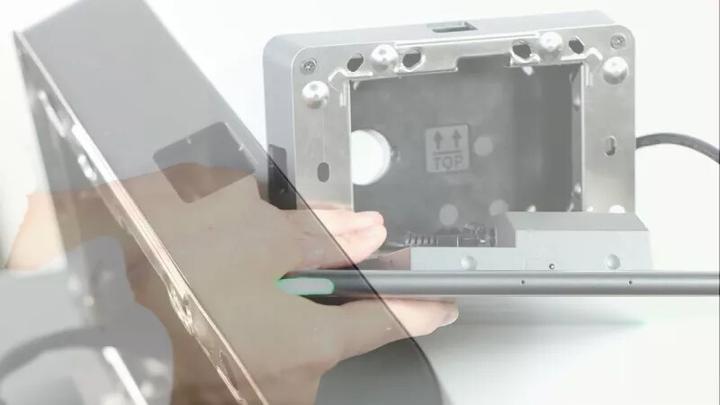 Actual product image Yealink RoomPanel (1280 x 800 pixels, 8")
