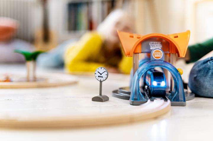 Produktbild Brio Smart Tech Tunnel Reisezug Set