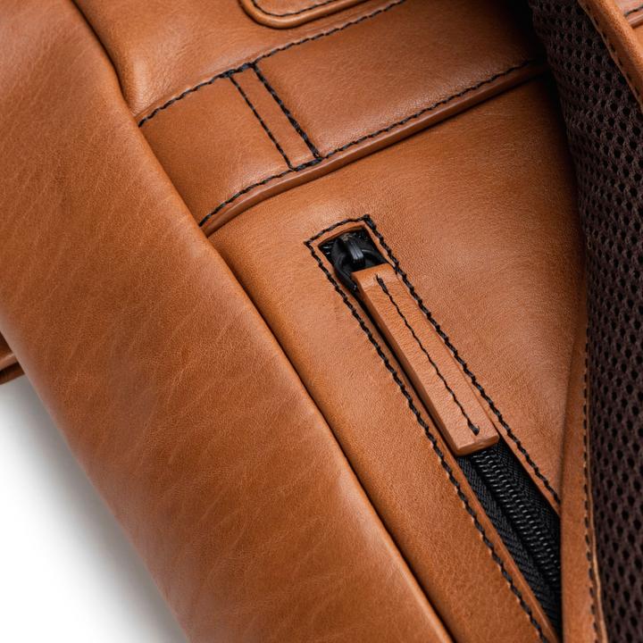 Actual product image Farmhood Memphis backpack leather 41 cm laptop compartment (13 l)