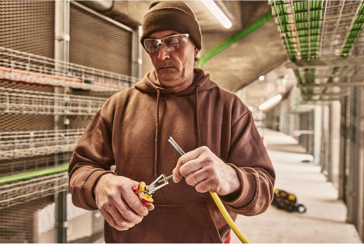 Actual product image Stanley Wire stripper Maxsteel VDE (160 mm)