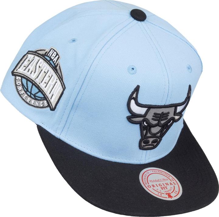 Actual product image Mitchell & Ness Snapback Cap - CORE IV Chicago Bulls sky (One size)