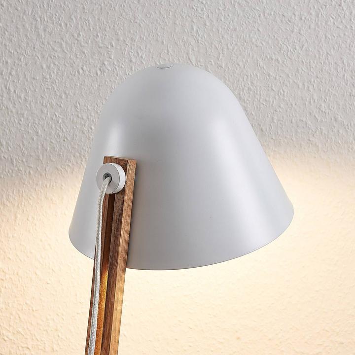 Actual product image Lindby Tetja floor lamp with wooden pole, white (E27)
