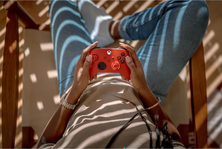 Produktbild Microsoft Xbox Wireless Controller - Pulse Red (Xbox Series S, Xbox One S, PC, Xbox One X, Xbox Series X)