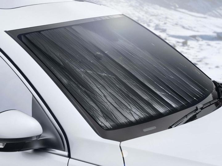 Produktbild WeatherTech Jaguar E-Pace X540 (2017-2025) Vorderseite SonnenSchutz