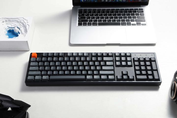 Produktbild Keychron K10 (CH, Kabelgebunden, Kabellos)
