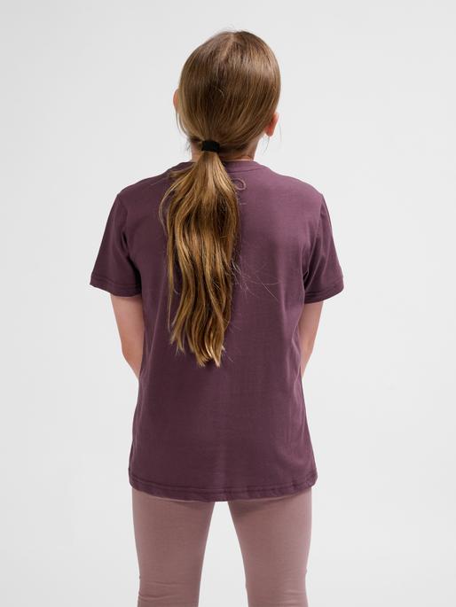 Actual product image hummel hmlTRES T-SHIRT S/S (104)