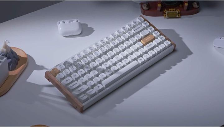 Actual product image Keychron K2 HE (US, Cable, Wireless)