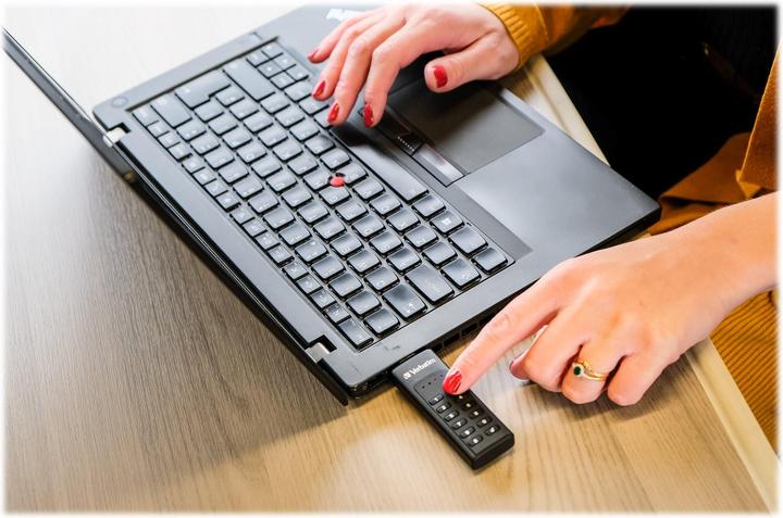 Produktbild Verbatim Keypad Secure (32 GB, USB-A)