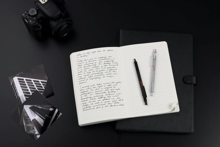 Produktbild Rotring 600 Gel Pen | 0.55 mm | Black Ink | Silver Metal Body Pen | Non-Slip Knurled Grip & Hexagonal Ba... (Silber, 1 x)
