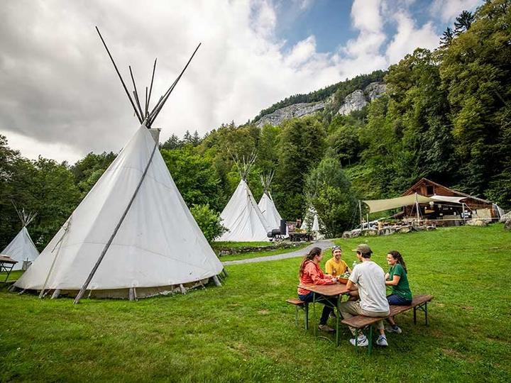 Produktbild Smartbox Familienabenteuer mit 2 Übernachtungen im Tipi in Meiringen (4 Pers.)