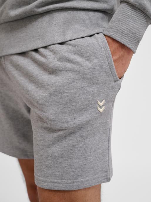 Actual product image hummel hmlPULSE SWEAT SHORTS (XL)