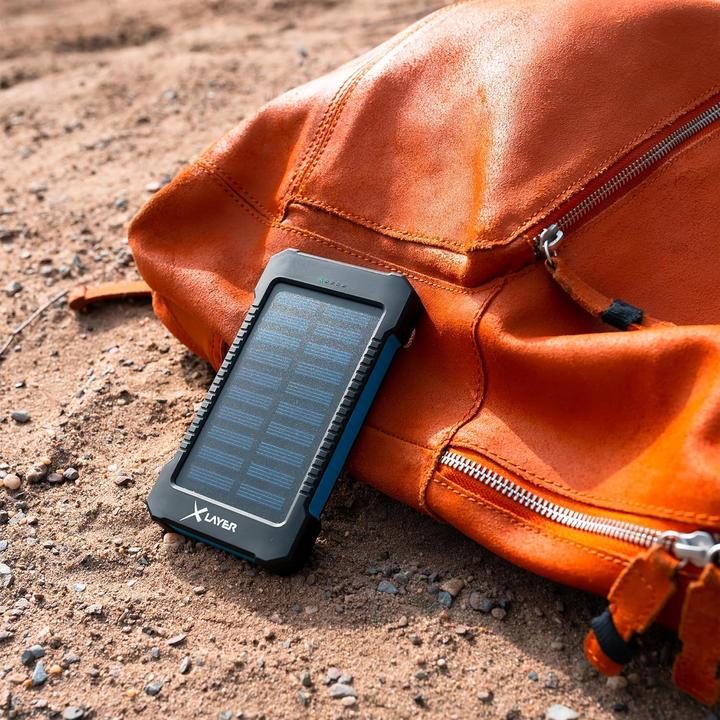 Produktbild Xlayer Powerbank PLUS Solar Black/Blue 8000mAh (8000 mAh, 5 W, 29.60 Wh)