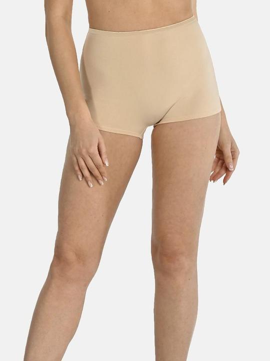 Teyli Shorts model (M)