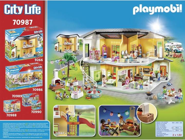 Actual product image Playmobil Pool party with slide (70987, Playmobil City Life)