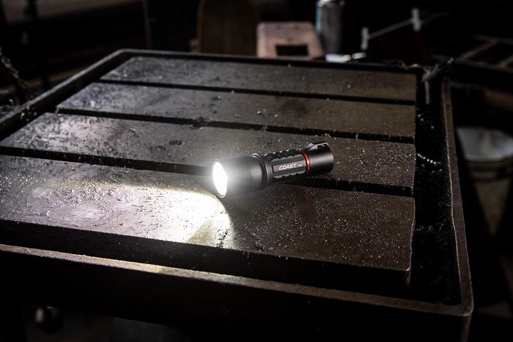 Actual product image Coast XP6R LED torch focussable with rechargeable battery (9 cm, 400 lm)