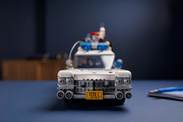 Actual product image LEGO Ghostbusters ECTO-1 (10274, LEGO Icons, LEGO Rare Sets)
